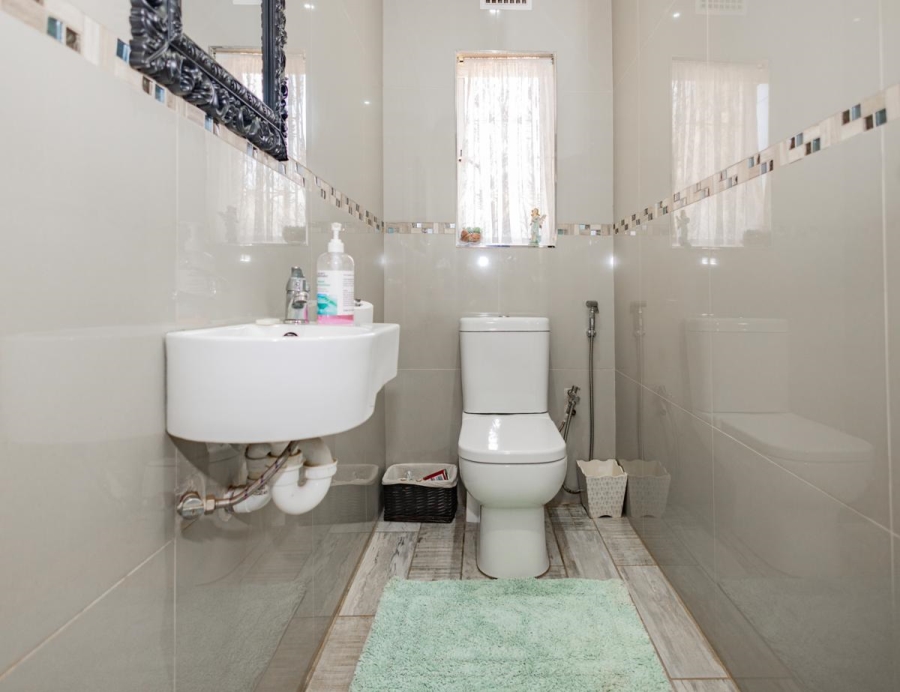 8 Bedroom Property for Sale in Joostenbergvlakte Western Cape